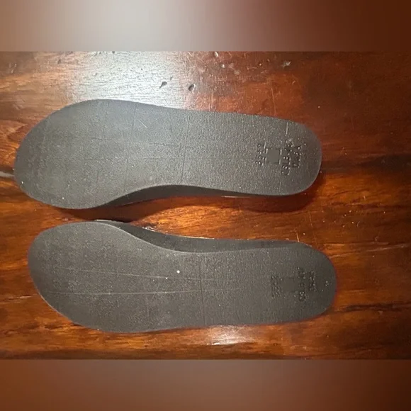 Sorel Ella Slip On Camel Brown Size 8.5  New with one spot on shoe. - Picture 5 of 12